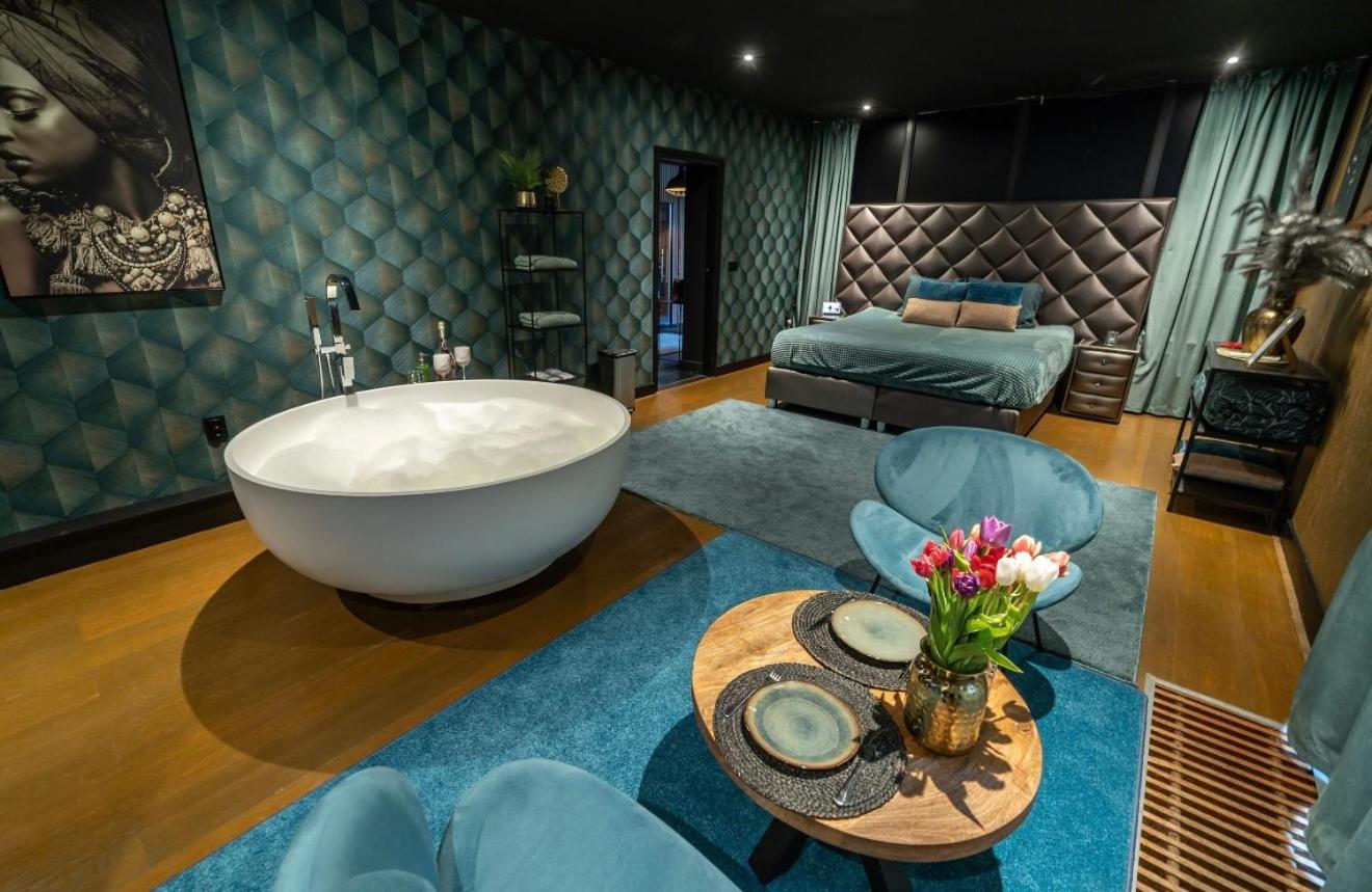 De Luxe Bed &Wellness Villa 's-Hertogenbosch  Exterior photo